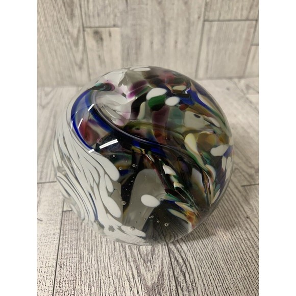 Mad Art Studio Glass Ball Shape Paperweight Signed 2000 - Picture 2 of 8